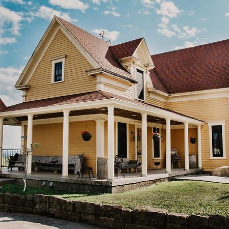 Magnetic Hill Winery Hotel Монктън Екстериор снимка