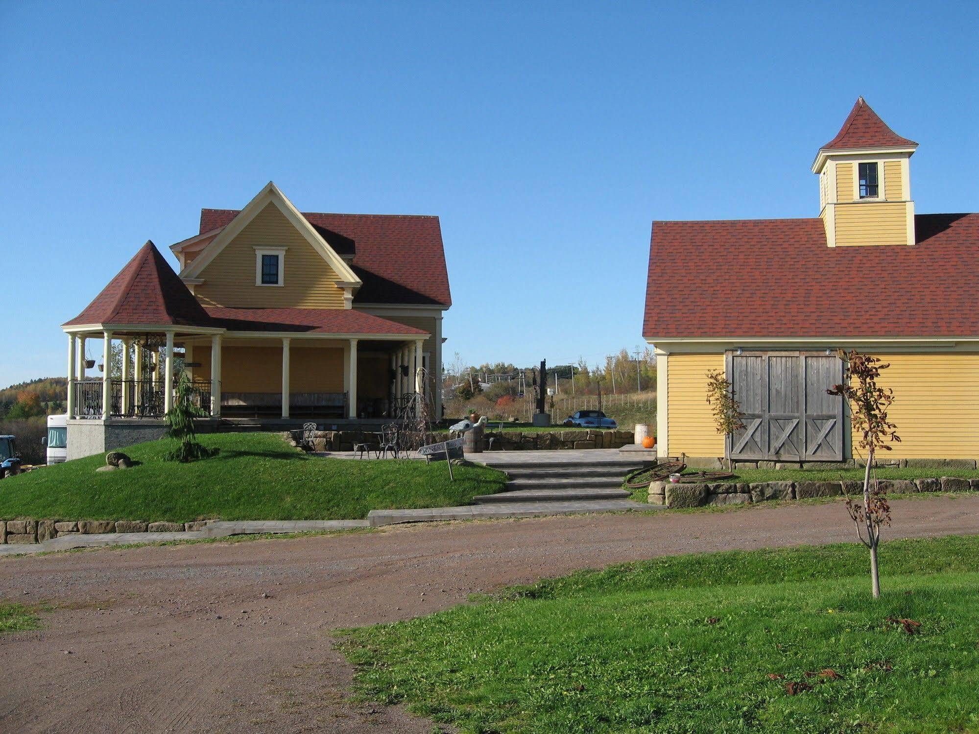 Magnetic Hill Winery Hotel Монктън Екстериор снимка